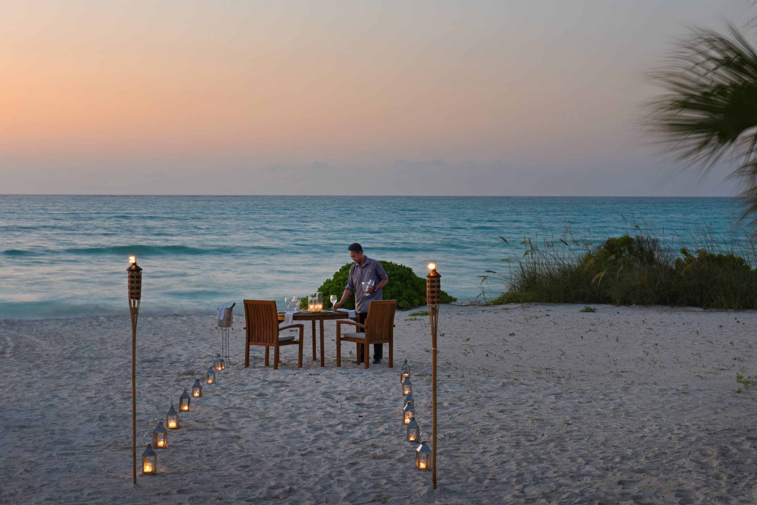 Beach dining, COMO Parrot Cay, Turks and Caicos