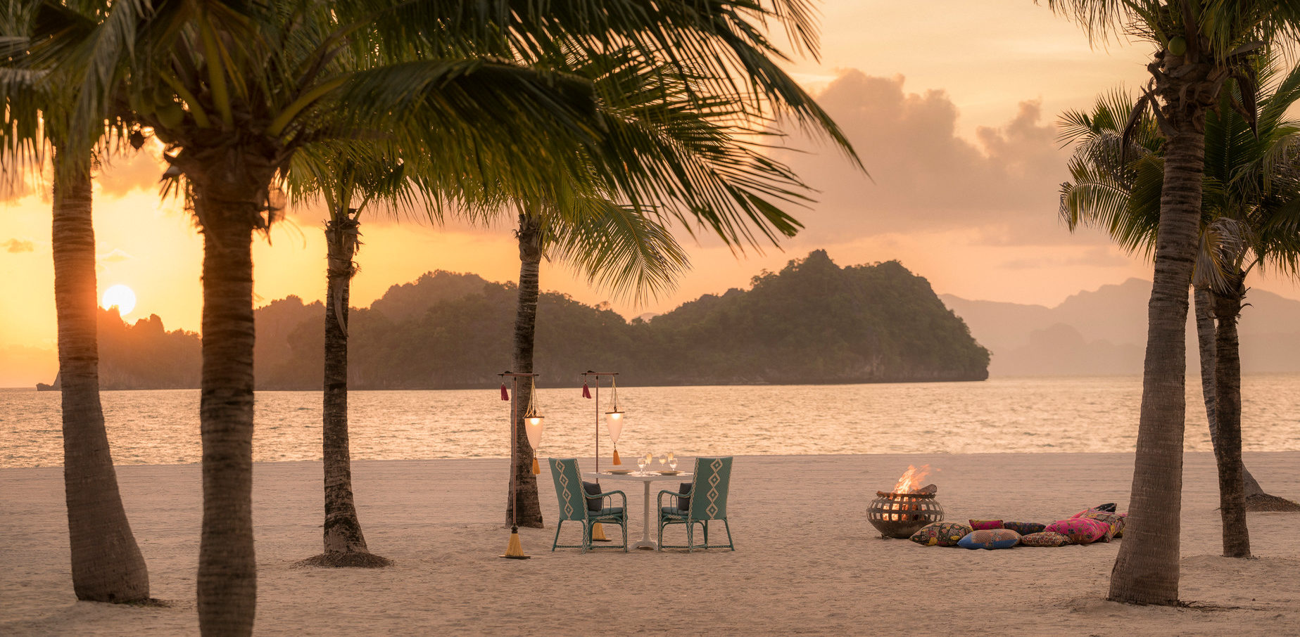 Beach dining, Four Seasons Langkawi, Malaysia