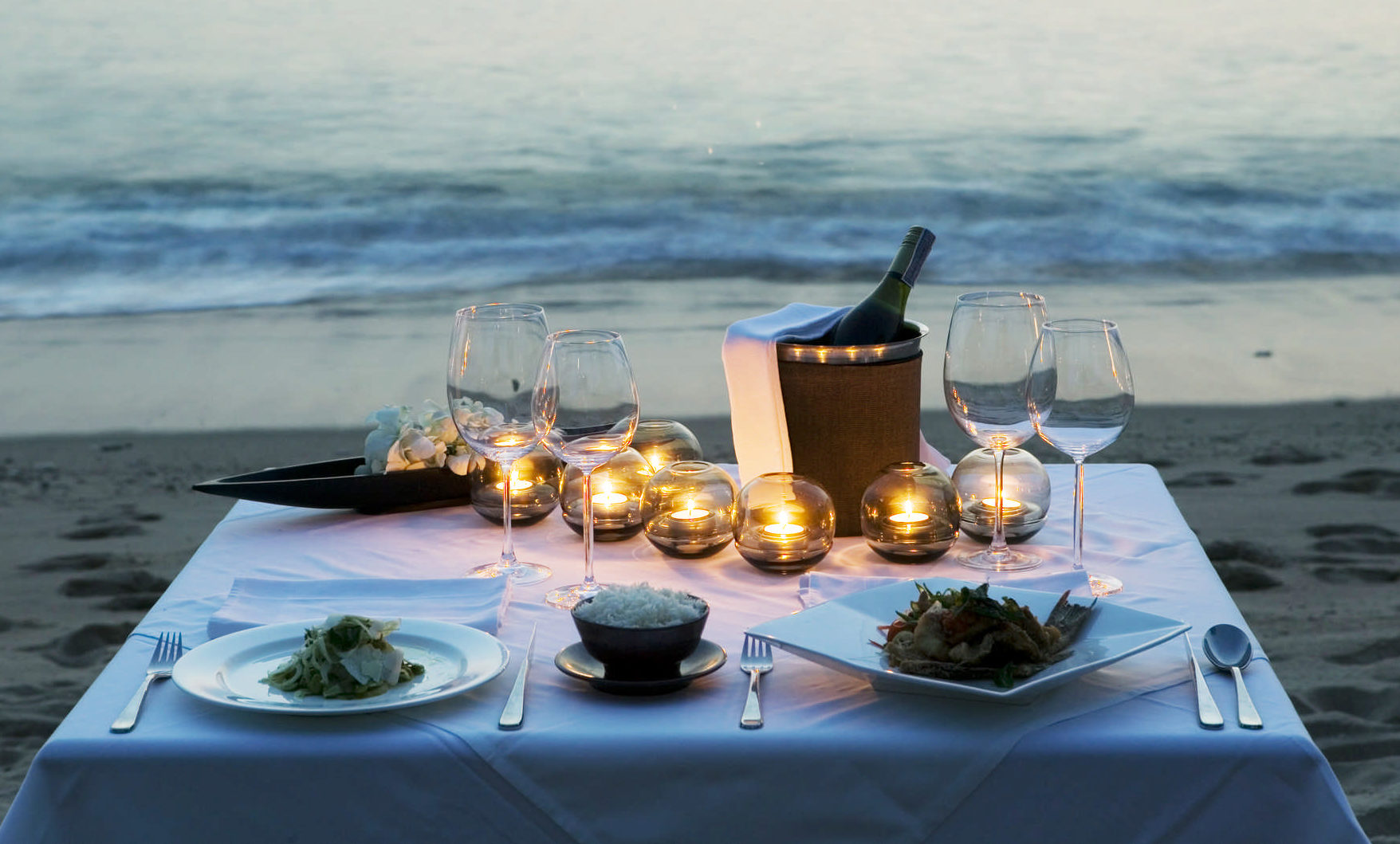 Beachfront Dining, Trisara, Thailand