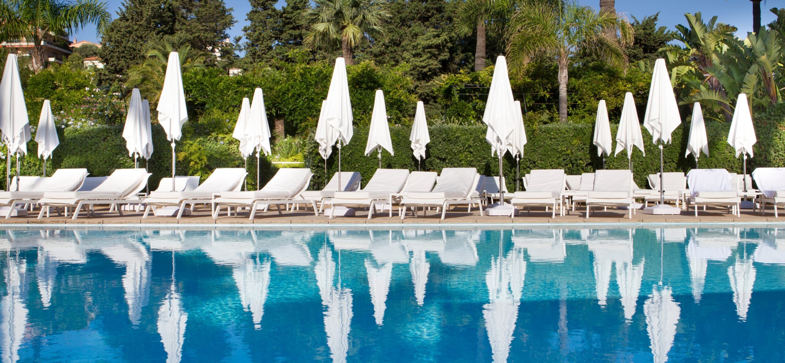Pool, Royal-Riviera Hotel, France